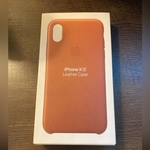 Apple IPhone Xs genuine leather case. In excellent condition.